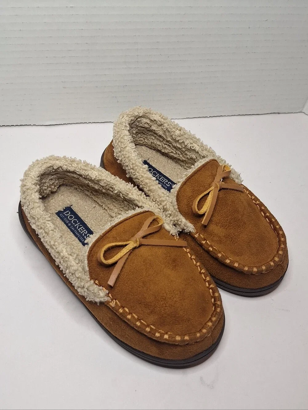 Dockers Slippers Tan Suede Faux Fur Moccasin Slip On Sz 11 - 12 Boys Youth